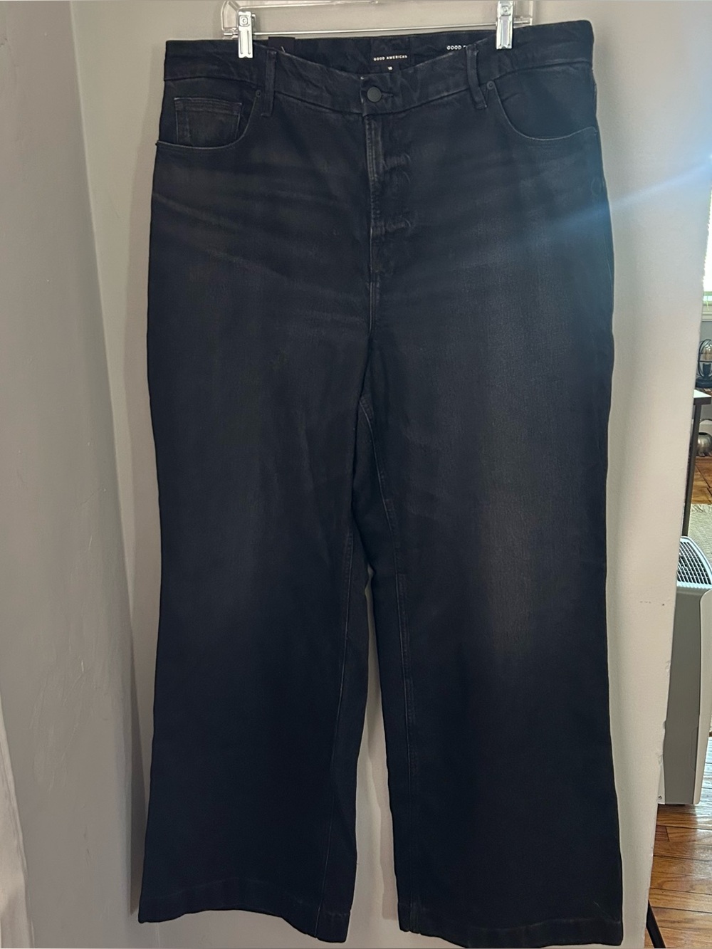 NWT- Good American- Good Skate- high rise wide leg Classic Denim Pants- Size 18